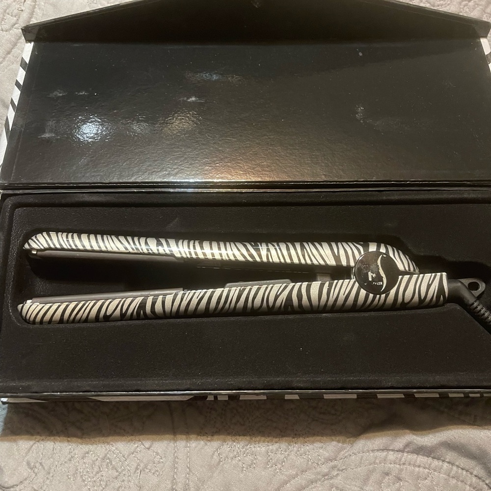 Herstyler flat iron